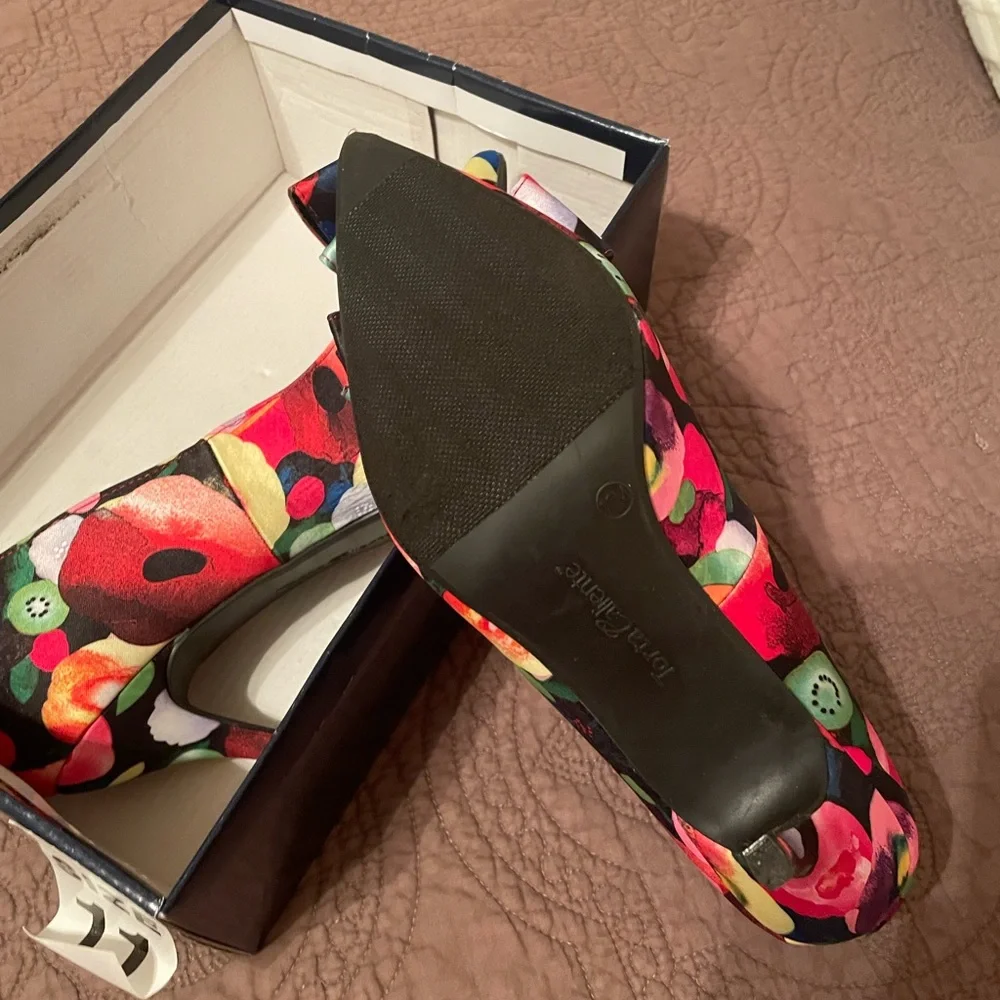 Multi Color Heels 👠 - Picture 2 of 8